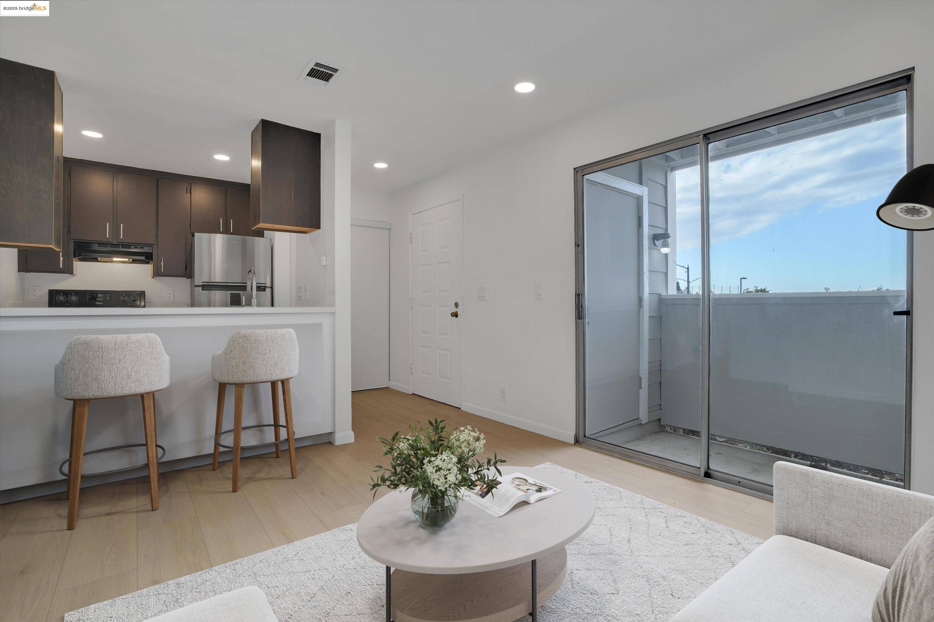 Hayward, CA 94544,29621 Red Oak Ct #6