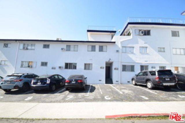 Los Angeles, CA 90068,1940 Carmen Avenue #PENTHOUSE