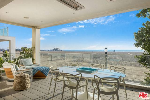 Santa Monica, CA 90401,1347 Palisades Beach Road