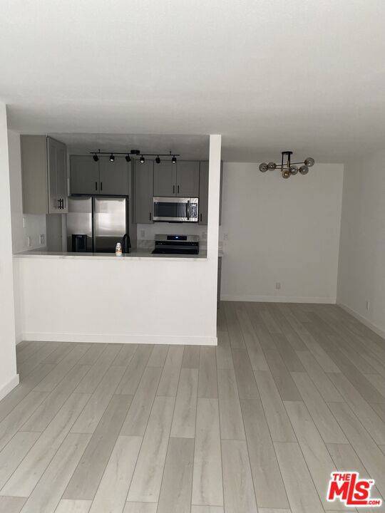 Van Nuys (los Angeles), CA 91405,13925 Sherman Way #26
