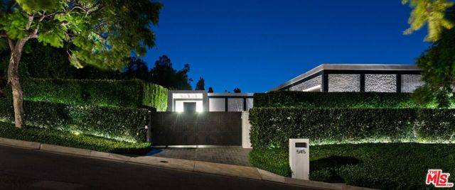 Beverly Hills, CA 90210,545 Chalette Drive