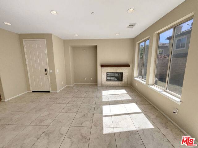 Moorpark, CA 93021,6833 Simmons Way