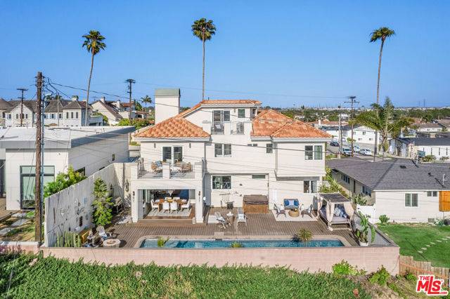 Redondo Beach, CA 90278,807 Meyer Lane