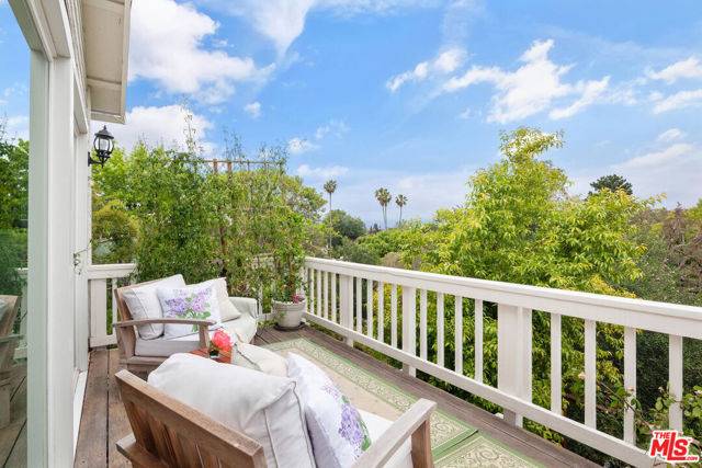 Studio City (los Angeles), CA 91604,12052 Laurel Terrace Drive