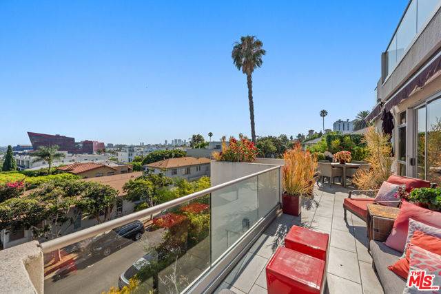 West Hollywood, CA 90069,8703 W Knoll Drive #105