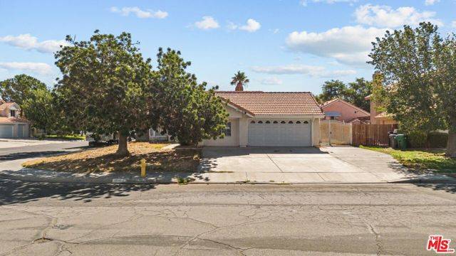 Lancaster, CA 93535,43748 Rialto Drive