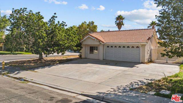 Lancaster, CA 93535,43748 Rialto Drive