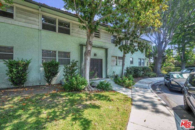 Los Angeles, CA 90016,5803 Bowcroft Street #3