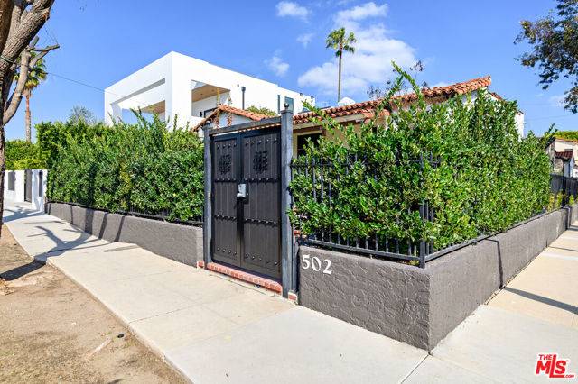 Los Angeles, CA 90036,502 N Gardner Street