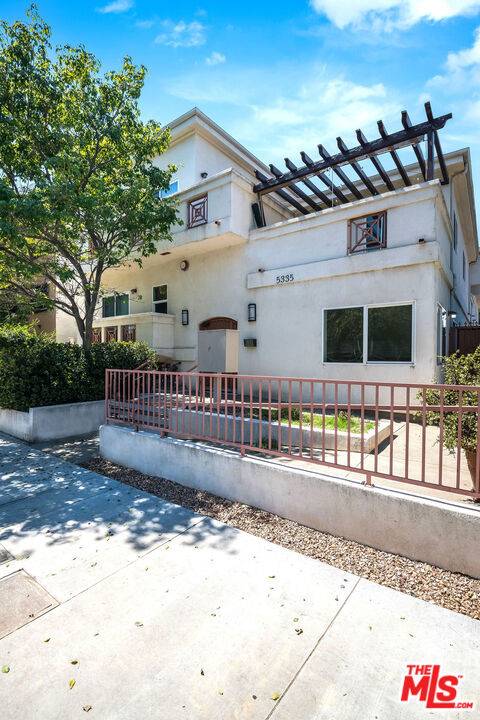 North Hollywood (los Angeles), CA 91601,5335 Cartwright Avenue #4