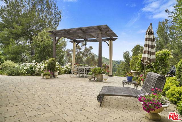 Agoura Hills, CA 91301,3906 Jim Bowie Road