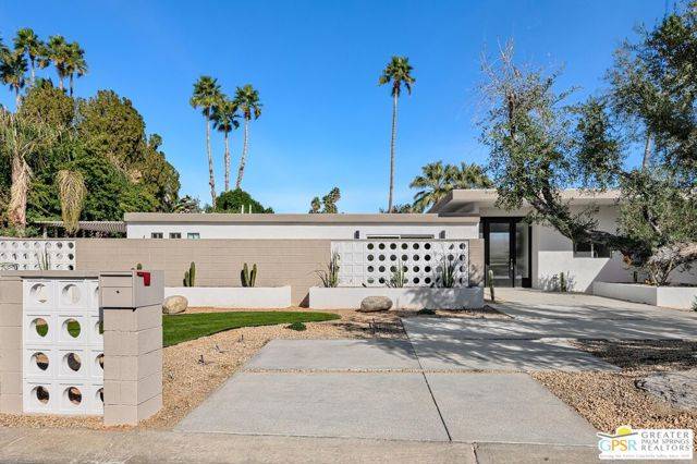 Palm Springs, CA 92264,2220 S Yosemite Drive