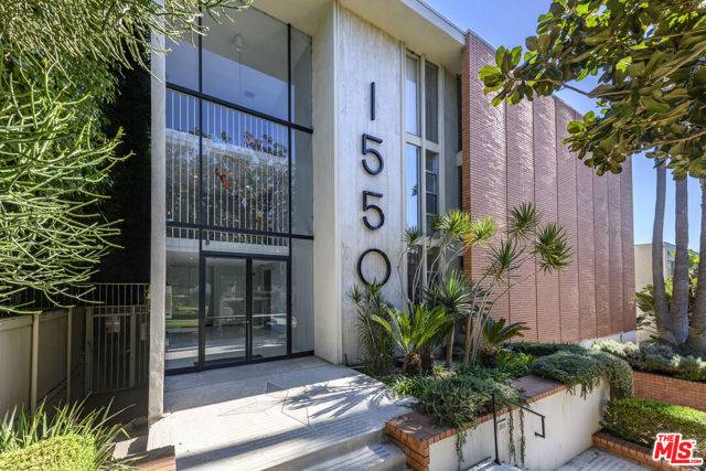 Los Angeles, CA 90046,1550 N Laurel Avenue #203