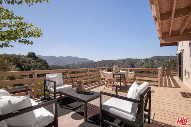 Topanga (los Angeles), CA 90290,20685 Hillside Drive