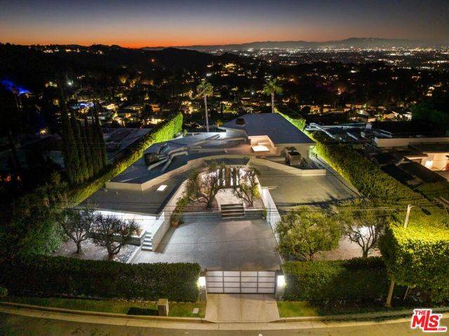 Studio City (los Angeles), CA 90046,8045 Mulholland Drive