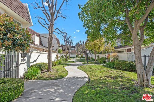 Woodland Hills (los Angeles), CA 91367,6241 Randi Avenue