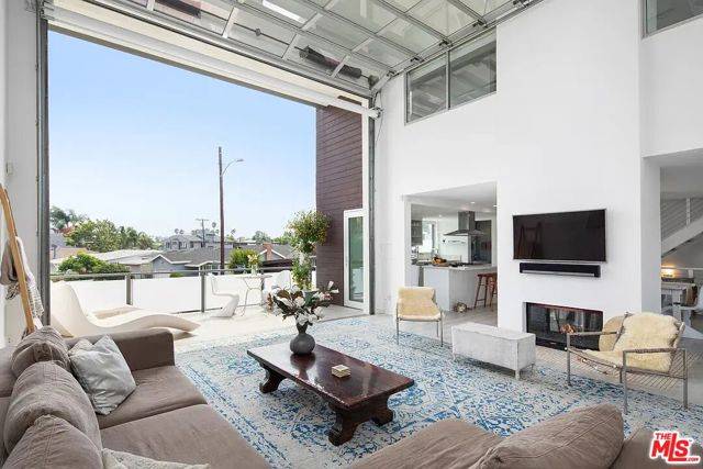 Venice (los Angeles), CA 90291,741 Mildred Avenue #8