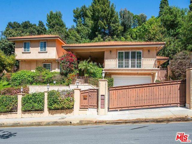 Encino (los Angeles), CA 91436,16677 Calneva Drive