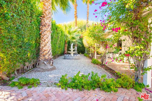 Palm Springs, CA 92264,148 W Camino Descanso