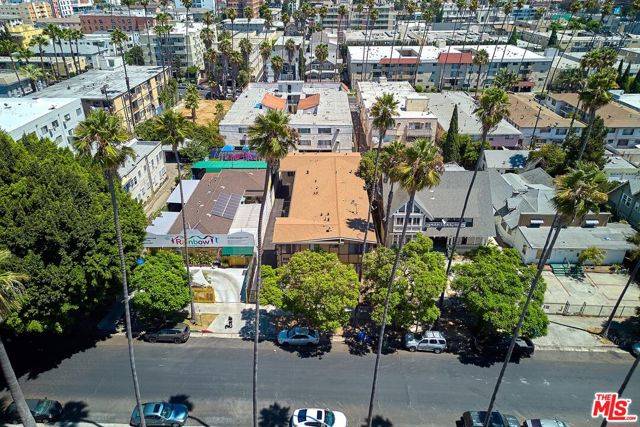 Los Angeles, CA 90006,942 Menlo Avenue