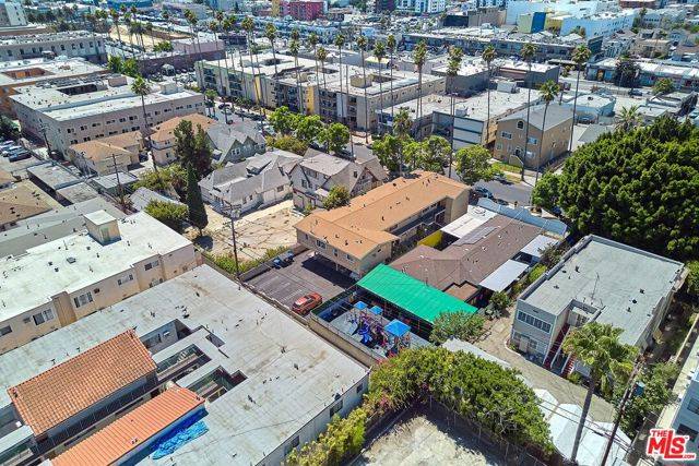 Los Angeles, CA 90006,942 Menlo Avenue