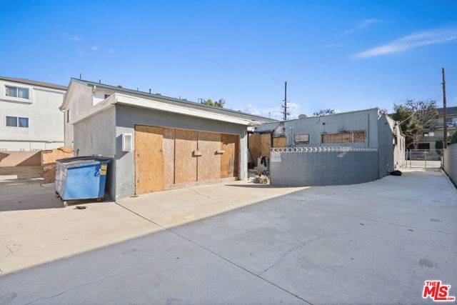 Hawthorne, CA 90250,4457 W 120th Street