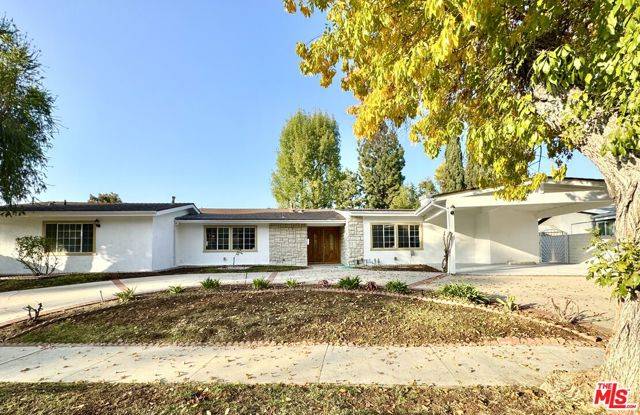 Woodland Hills (los Angeles), CA 91367,20611 Tiara Street