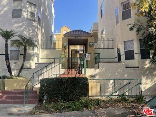 Sherman Oaks, CA 91401,5420 Sylmar Avenue #218