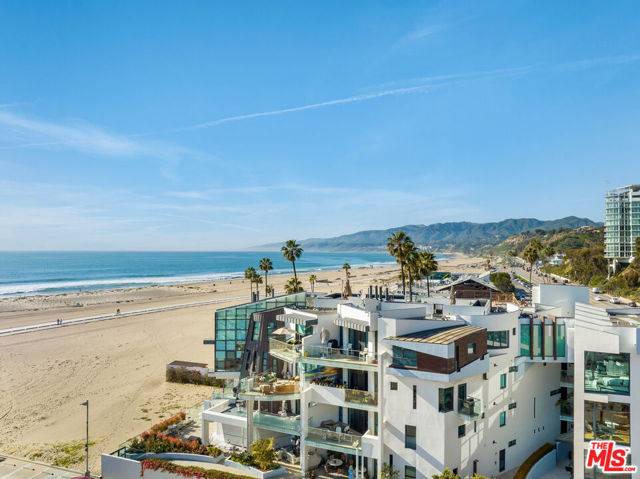 Santa Monica, CA 90402,270 Palisades Beach Road #401