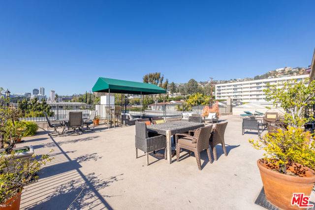 West Hollywood, CA 90069,8550 Holloway Drive #201