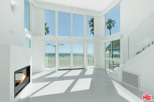 Venice (los Angeles), CA 90291,2419 Ocean Front Walk #PENTHOUSE