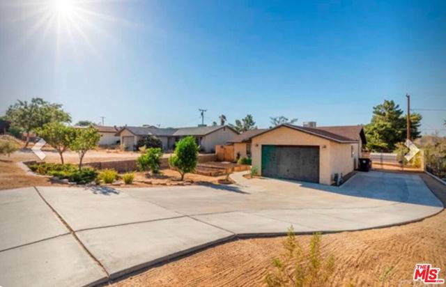 Joshua Tree, CA 92252,61540 Sunburst Drive