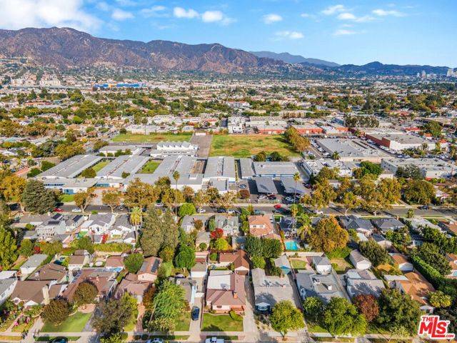 Burbank, CA 91506,435 S Mariposa Street