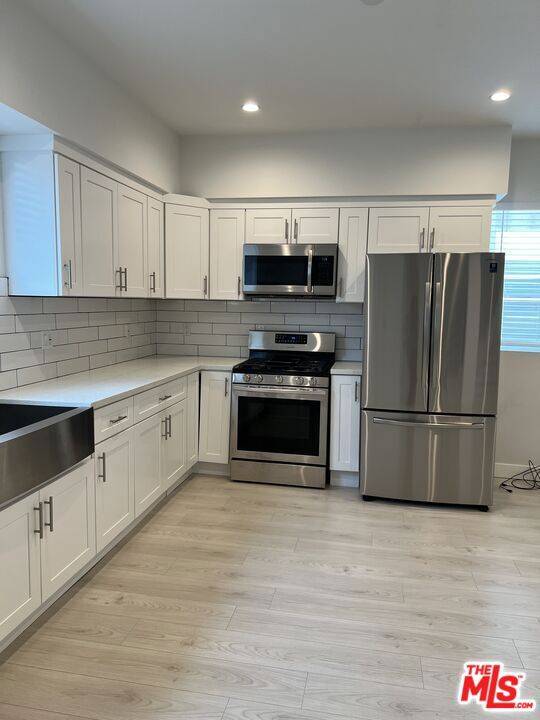 Los Angeles, CA 90006,1143 Irolo Street #1/2