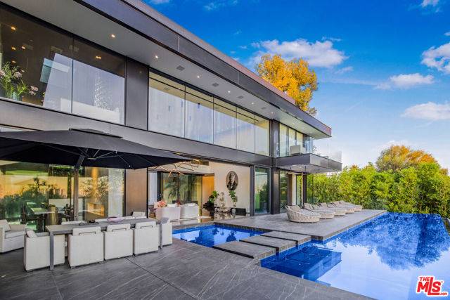 Los Angeles, CA 90069,1369 Londonderry Place