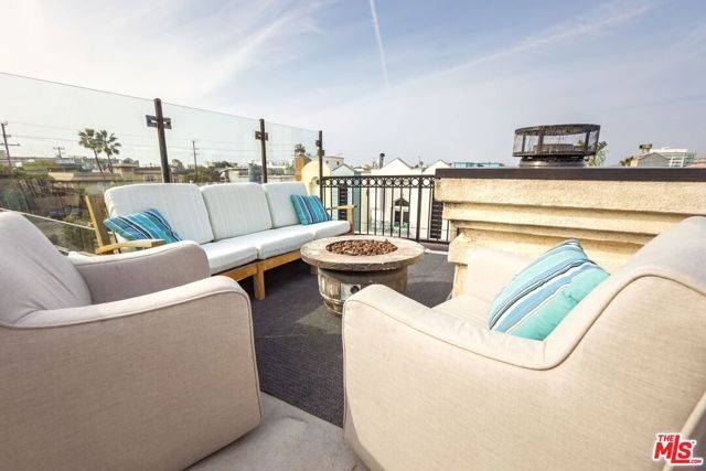 Marina Del Rey, CA 90292,120 Galleon Street
