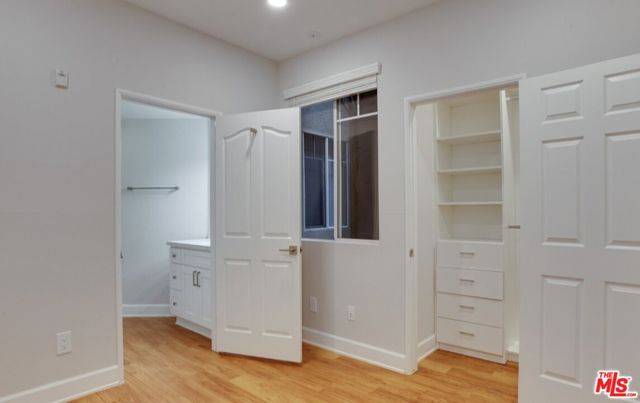 Los Angeles, CA 90036,5553 W 6th Street #1-318