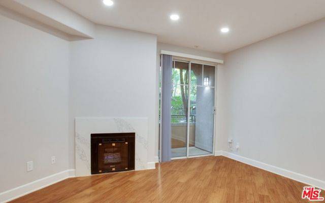Los Angeles, CA 90036,5553 W 6th Street #1-318