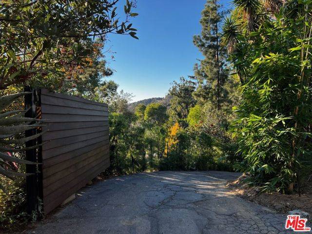 Los Angeles, CA 90068,3203 Tareco Drive