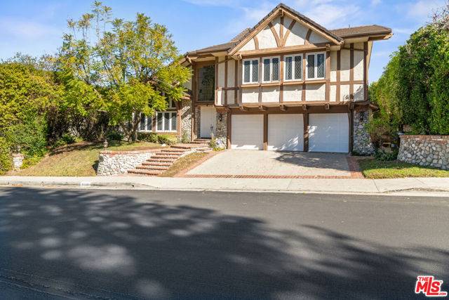 Woodland Hills (los Angeles), CA 91367,6146 County Oak Road