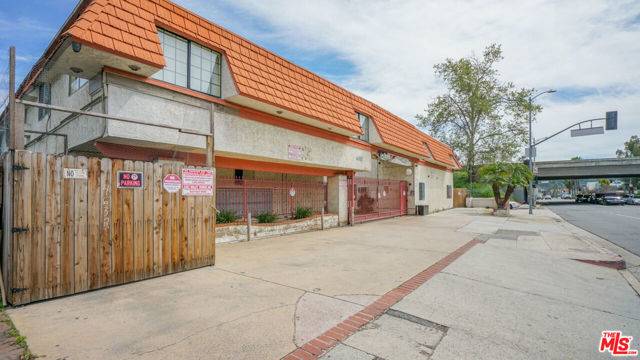 Valley Village, CA 91607,4636 Laurel Canyon Boulevard