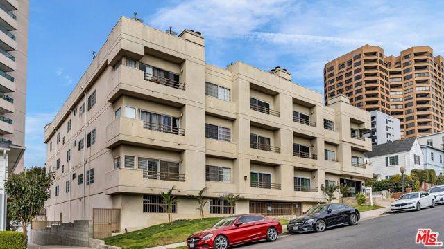 Los Angeles, CA 90024,10475 Ashton Avenue #302