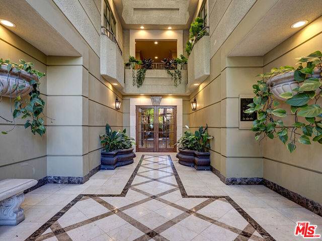 Beverly Hills, CA 90212,277 S Spalding Drive #401