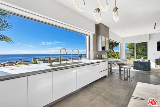 Malibu, CA 90265,25423 Malibu Road