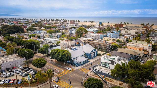 Venice (los Angeles), CA 90291,132 Brooks Avenue