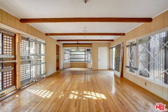 Valley Village, CA 91607,12518 Addison Street