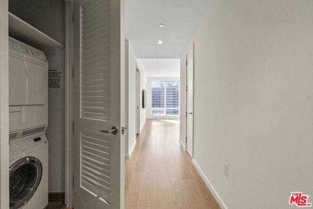 Los Angeles, CA 90017,877 Francisco Street #2109