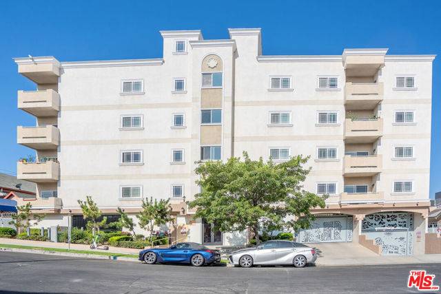Los Angeles, CA 90006,1043 S Kenmore Avenue #406