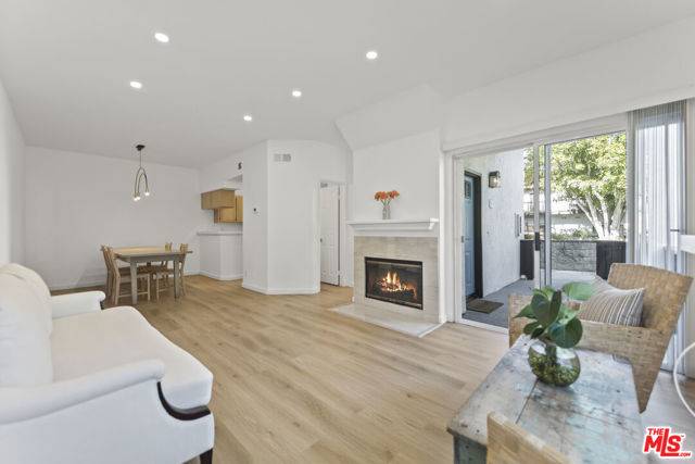 Oak Park, CA 91377,5533 Spanish Oak Lane #E