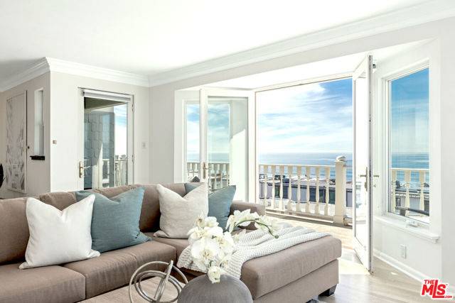 Manhattan Beach, CA 90266,2407 Bayview Drive